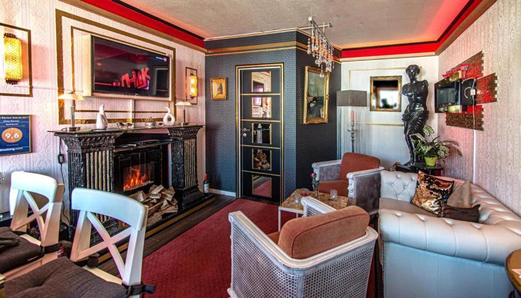Chez-Ronny Hotel Хамбург Екстериор снимка