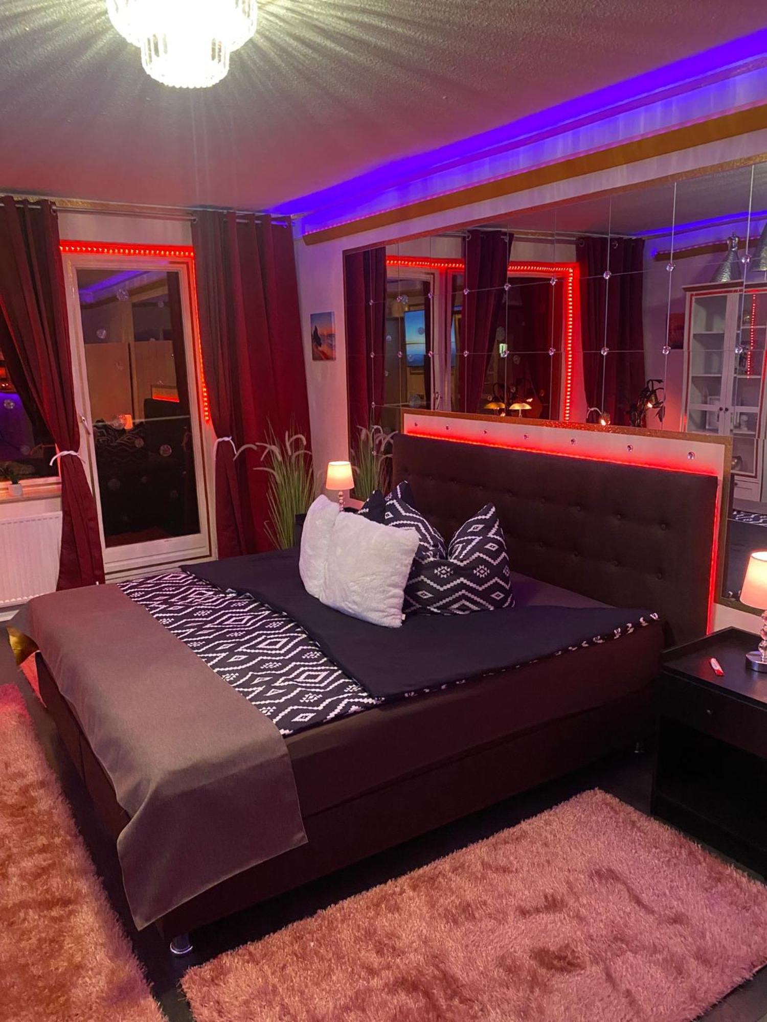 Chez-Ronny Hotel Хамбург Екстериор снимка
