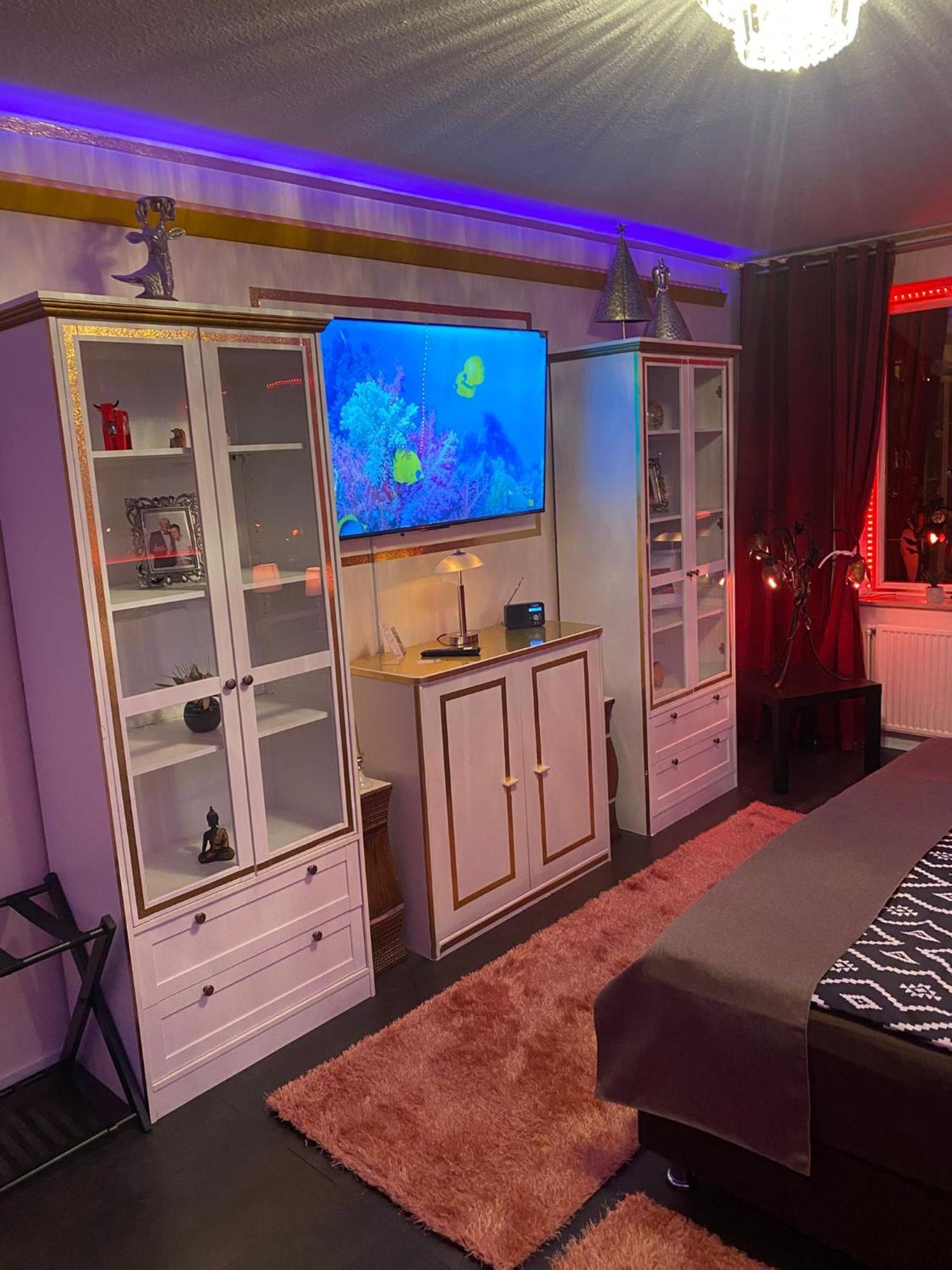 Chez-Ronny Hotel Хамбург Екстериор снимка