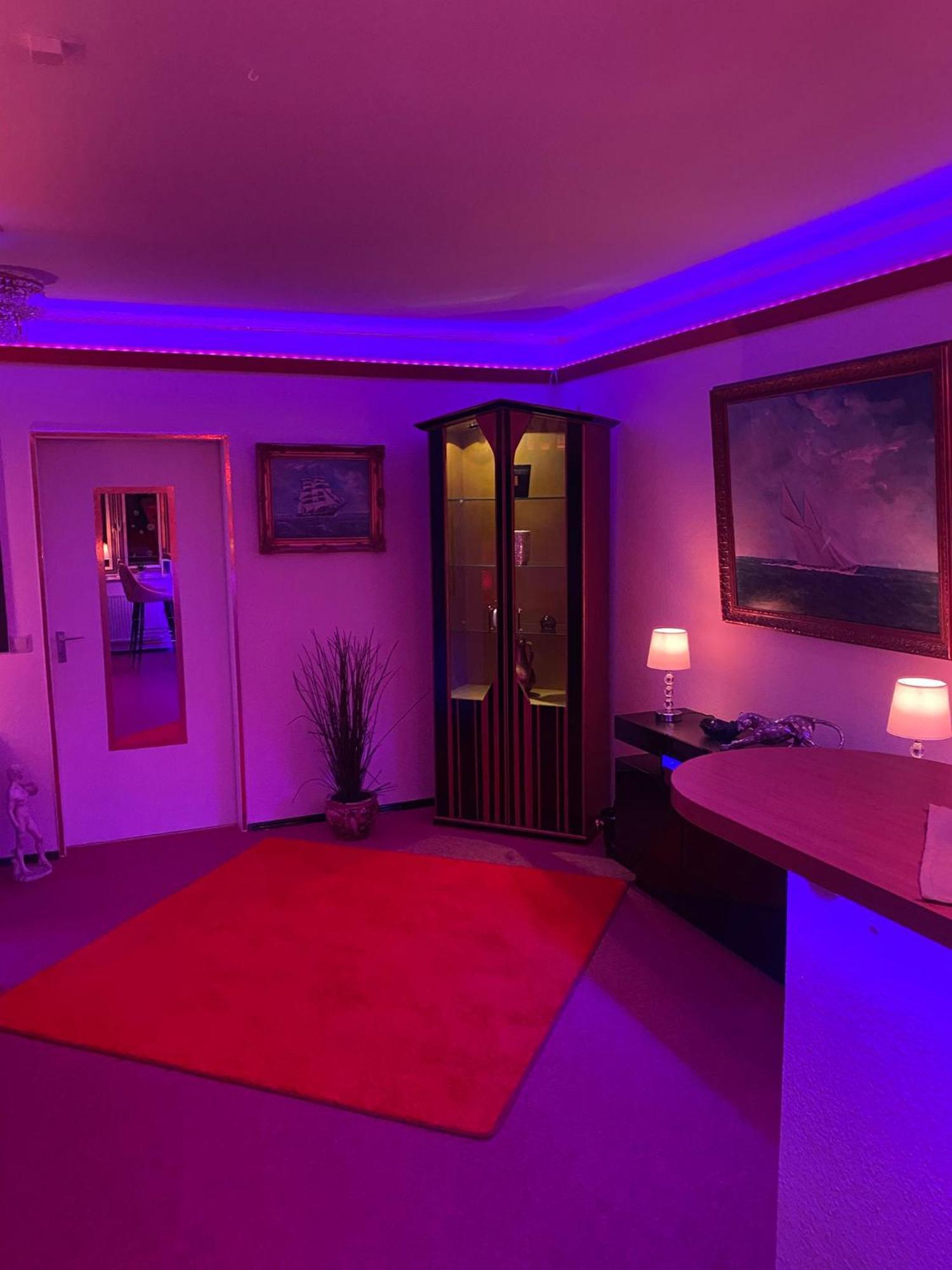 Chez-Ronny Hotel Хамбург Екстериор снимка